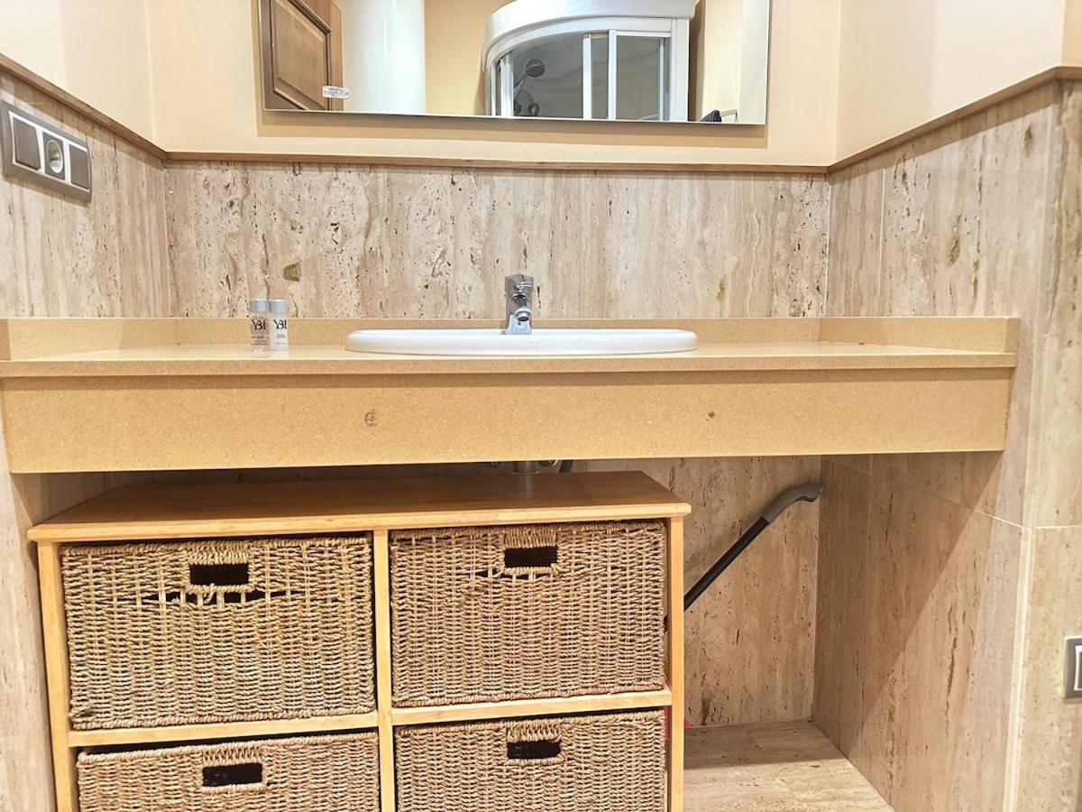With A Balcony, Downtown, Free Parking By Ybh Apartamento